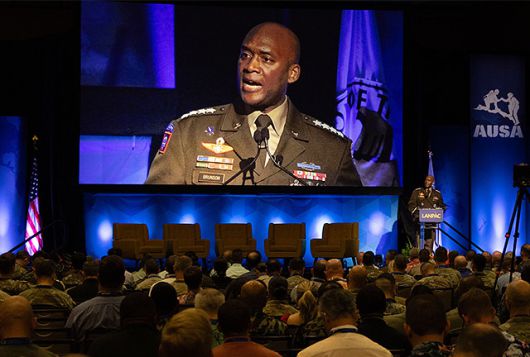 ▲ 제이비어 브런슨 주한미군사령관이 15일(현지시간) 하와이 호놀룰루에서 열린 태평양 지상군 심포지엄에서 기조연설을 하고 있다. 브런슨 사령관은 동북아시아에서 억지력을 유지하고 지역 안보를 확보하는 데 지상군의 역할이 매우 중요하다고 강조했다. ⓒ미 국방부