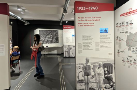 ▲ 베를린 ‘안네 프랑크 센터’ 내부. 홀로코스트 교육장으로 쓰이는 이곳엔 해마다 많은 청소년 관람객들이 몰려든다. Ⓒ김재명