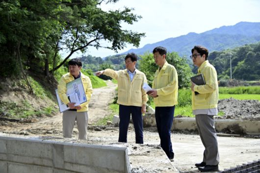 ▲장수군은 호우·태풍 등 여름철 자연재난에 대비해 지난달 15일부터 10월 15일까지를 ‘여름철 자연재난 대비 집중대책기간’으로 정하고 재해예방에 총력을 기울이고 있다. ⓒ장수군
