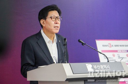 ▲박형준 부산시장은 지난 1일 오전 부산시청에서 출입기자들과 만나 민선 8기 3년의 성과와 향후 1년의 계획을 밝혔다.ⓒ프레시안(강지원)