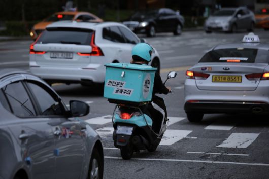 ▲배달 라이더 사진. ⓒ프레시안(최형락)