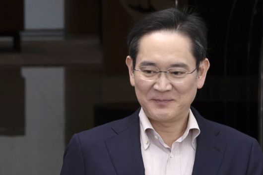 ▲일본 출장을 마친 이재용 삼성전자 회장이 9일 강서구 서울김포비즈니스항공센터(SGBAC)를 통해 귀국하고 있다. 2025.4.9 ⓒ연합뉴스