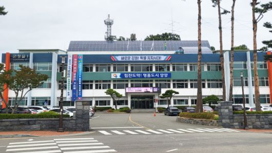 ▲양양군은 여름철 태풍과 집중호우로 인한 산사태 위험이 높아지는 시기를 맞아, 인명사고와 재산피해를 사전에 예방하고자 '산사태 정기 안전점검'을 추진한다. ⓒ양양군