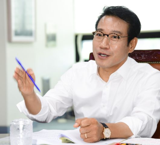 ▲최경식 남원시장은 "남원시는 앞으로도 전국경찰직장협의회와 협력하여 경찰 관련 기관 유치와 경찰특화도시 조성을 위해 모든 역량을 집중하겠다"고 강조했다. ⓒ남원시