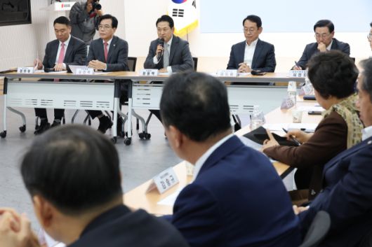 ▲국민의힘 장동혁 대표가 10일 서울 여의도 중앙당사에서 열린 국민의힘 전국 시도당 위원장 간담회에서 발언하고 있다. ⓒ연합뉴스