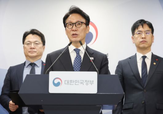 ▲김민석 국무총리가 16일 서울 종로구 정부서울청사에서 광주·전남 행정통합 지원에 대한 브리핑을 진행하고 있다.2026.1.16ⓒ연합뉴스