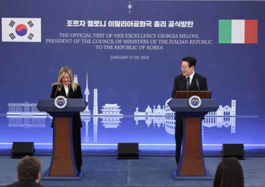 ▲이재명 대통령과 조르자 멜로니 이탈리아 총리가 19일 청와대에서 정상회담 후 공동언론발표를 하고 있다. ⓒ연합뉴스