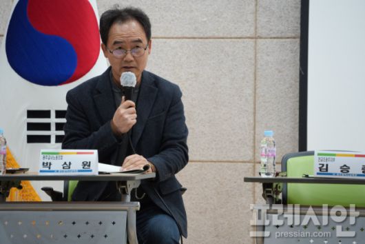 ▲23일 광주시교육청교육연수원에서 열린 '광주·전남 교육행정통합 추진 현황 공유 및 교육자치 강화 방안 마련 토론회'에서 박삼원 광주교사노조 위원장이 발언하고 있다.2026.01.23ⓒ프레시안(김보현)