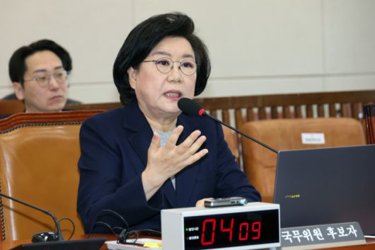 ▲이혜훈 기획예산처 장관 후보자가 23일 국회 재정경제기획위원회에서 열린 인사청문회에서 의원 질의에 답변하고 있다. ⓒ연합뉴스