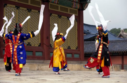 ▲ 처용무 中 수양수무. ⓒ국가유산청