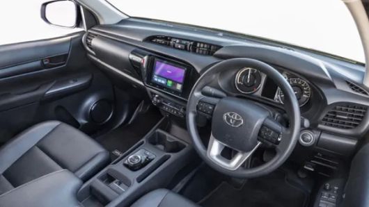 토요타 하이럭스 BEV 운전석 인테리어 [사진: 토요타]