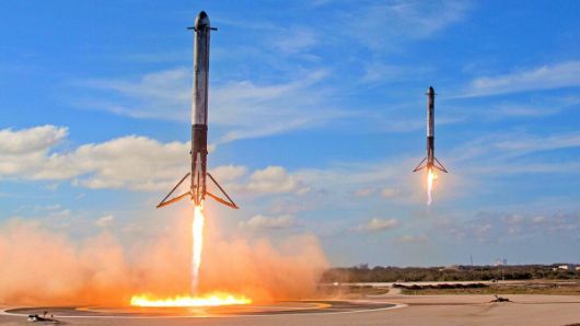 재활용을 위해 자동 착륙하는 스페이스X 팰컨9 부스터 [사진: 스페이스X]