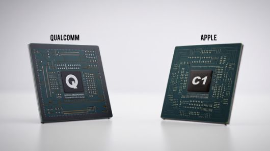 스마트폰 통신 모뎀 칩을 둘러싼 퀄컴과 애플의 경쟁이 본격화되고 있다 [사진: Reve AI]