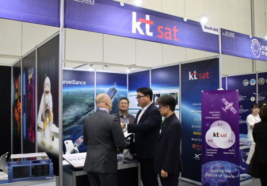 KT SAT이 지난 3일부터 사흘간 개최된 '국제 우주 컨퍼런스 2025'에 참가했다. [사진: KT SAT]