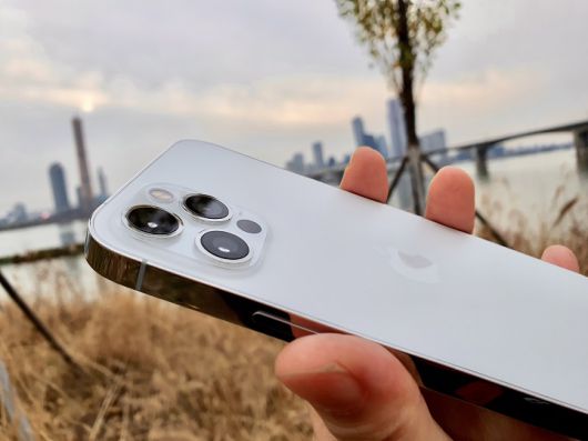 아이폰12 프로. /사진=백유진 기자