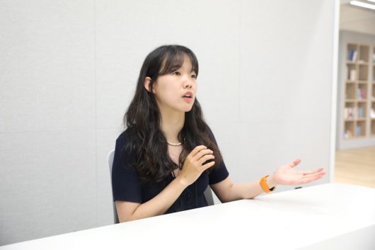 윤민정 토스증권 해외주식 프로덕트오너(PO)가 지난 21일 서울 강남구 토스증권 사옥에서 인터뷰를 하고 있다./사진=토스증권 제공