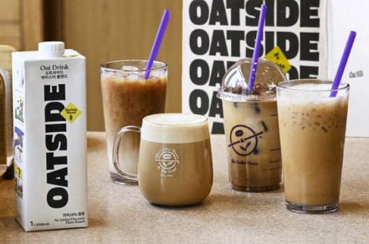커피빈과 손잡고 오트밀크 음료를 내놓는 오트사이드./사진제공=오트사이드