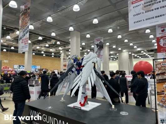14일 오픈한 트레이더스 마곡점 로드쇼의 건담 팝업스토어. / 사진=정혜인 기자 hij@