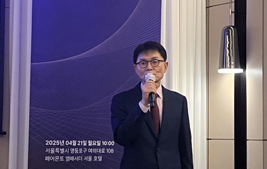 솔루엠 전성호 대표가 21일 서울 여의도 페어몬트 앰배서더 호텔에서 열린 2025 솔루엠 비전선포식에서 발언하고 있다./사진=김보라 기자