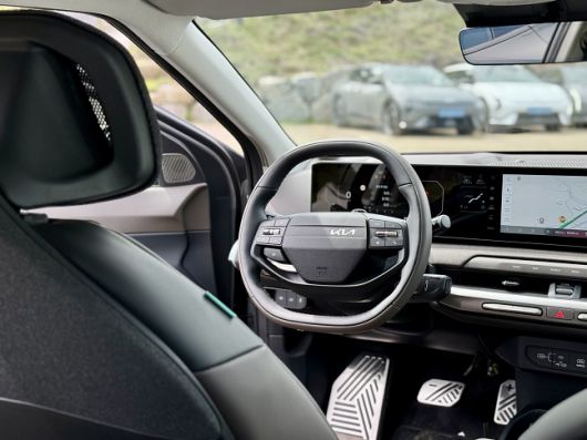 기아 EV4 운전석./사진=백유진 기자 byj@