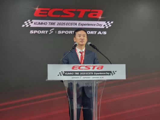 지난달 기자간담회에 참석한 정일택 금호타이어 대표./사진=비즈워치