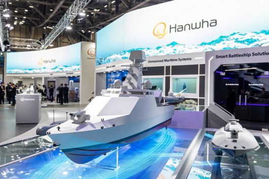 한화시스템이 MADEX 2025에서 첫 공개한 전투용 무인수상정./사진=한화시스템