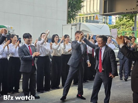 HDC현대산업개발이 지난 22일 ‘용산구 정비창 전면1구역 재개발사업 시공사 선정 총회’에서 시공사로 최종 선정됐다/사진=HDC현대산업개발
