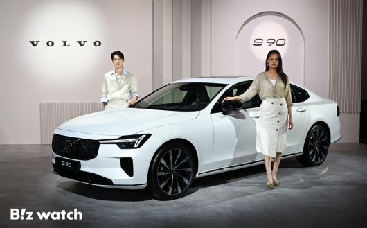 볼보자동차코리아가 2일 서울 광진구 비스타 워커힐에서 신형 S90과 XC90을 공개하고 있다. 사진은 S90./사진=이명근 기자 qwe123@
