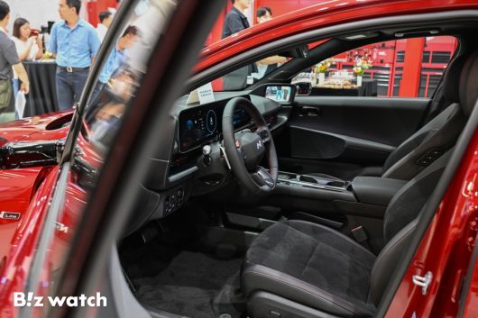 현대차 고성능 브랜드 N이 10일 오전 경기도 의왕시 N 아카이브에서 '아이오닉 6 N 라인 (IONIQ 6 N LINE, 아이오닉 식스 엔 라인)'을 세계 최초로 공개하고 있다./사진=이명근 기자 qwe123@