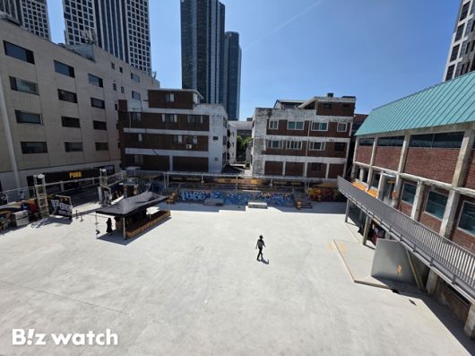 펍지성수의 야외 공간./사진=김동훈 기자