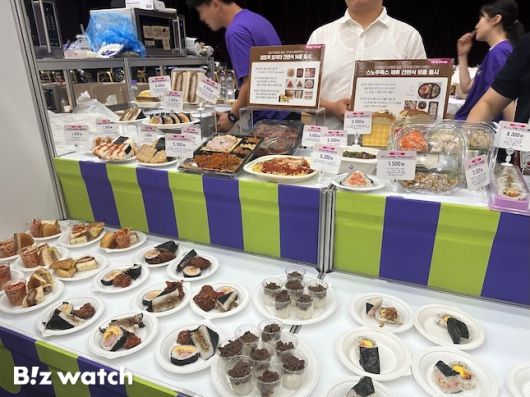 지난 19일 오후 열린 CU의 '2025 하반기 상품 컨벤션'에서 선보인 간편식 신제품들. / 사진=정혜인 기자 hij@