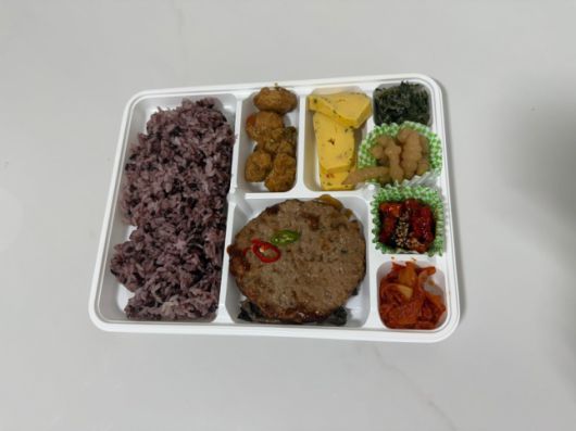 이마트24 손종원 셰프의 떡갈비정식 도시락/사진=김다이 기자 @neverdie