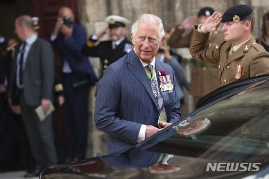 【베이유=AP/뉴시스】찰스 왕세자. 2019.8.13.
