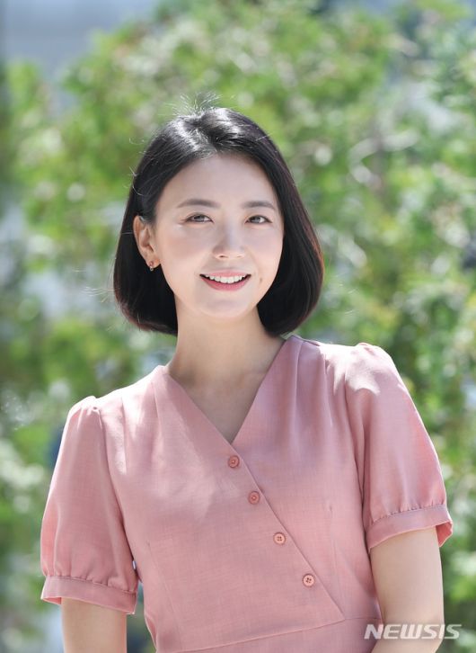 【서울=뉴시스】조수정 기자 = MBC 수목드라마 '봄밤' 배우 임성언이 9일 오전 서울 충무로 뉴시스 본사에서 종방인터뷰에 앞서 포즈를 취하고 있다. 2019.07.09. chocrystal@newsis.com