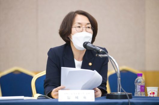 [서울=뉴시스]임혜숙 과학기술정보통신부 장관이 9일 오후 서울 강남구 한국과학기술회관에서 '제19회 국가우주위원회'를 주재하고 있다. (사진=과학기술정보통신부 제공) 2021.06.09. photo@newsis.com *재판매 및 DB 금지