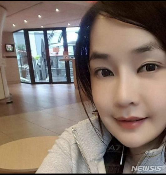 [서울=뉴시스] 윤석열 국민의힘 대선 후보 부인 김건희 씨. (사진=추미애 페이스북) 2021.12.16. photo@newsis.com