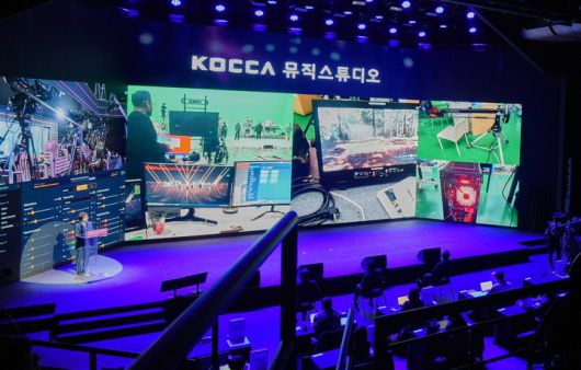 [서울=뉴시스]지난해 12월 개관한 온라인 공연 전문 스튜디오 'KOCCA 뮤직 스튜디오' (사진 = 한국콘텐츠진흥원) 2022.3.3. photo@newsis.com   *재판매 및 DB 금지