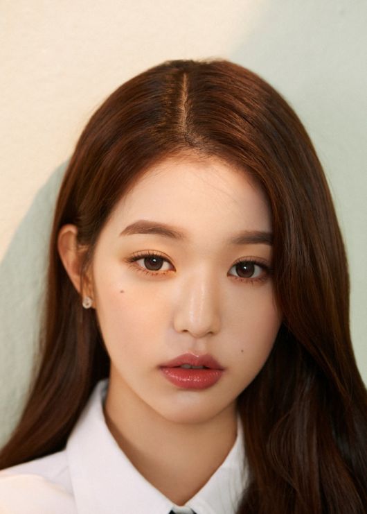 걸그룹 '아이브' 장원영이 모델로 나선 '하파크리스틴 시크리티브 올리브' 화보 *재판매 및 DB 금지