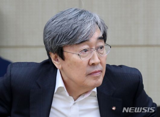 뉴시스