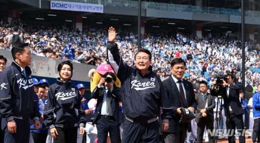 뉴시스