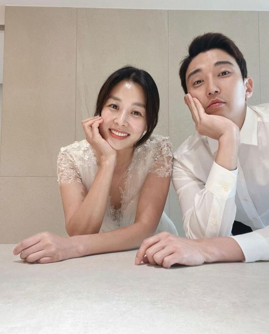 [서울=뉴시스] 배우 장신영이 남편인 배우 강경준과의 결혼 5주년을 자축했다. (사진=장신영 인스타그램 캡처) 2023.05.25. photo@newsis.com *재판매 및 DB 금지 *재판매 및 DB 금지