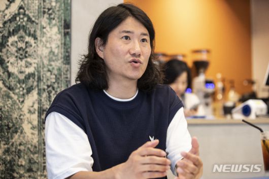 [서울=뉴시스] 김근수 기자 = 개그맨 임우일씨가 13일 서울 마포구의 한 카페에서 뉴시스와 인터뷰를 하고 있다. 2023.06.13. ks@newsis.com