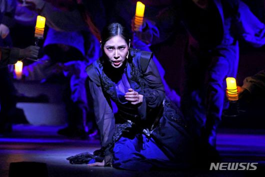 [서울=뉴시스] 박진희 기자 = 서울시뮤지컬단 2023 창작신작 뮤지컬 '맥베스' 출연 배우들이 5일 서울 종로구 세종문화회관 M씨어터에서 언론시연을 하고 있다. 2023.12.05. pak7130@newsis.com