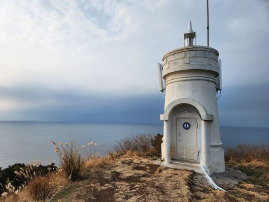 [제주=뉴시스] 제주시 한림읍 해상 비양도 등대. (사진=제주해양수산관리단 제공) 2023.12.06. photo@newsis.com *재판매 및 DB 금지