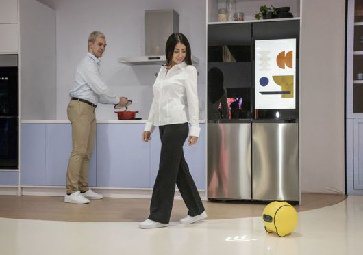 [서울=뉴시스]삼성 타이젠 OS(운영체제)가 'CES 2024'를 통해 첫 선을 보이며 큰 화제를 불러 일으켰던 인공지능(AI) 동반자 로봇(컴패니언) '볼리(Ballie)'에 탑재됐다. (사진 = 삼성전자) 2024.01.14. photo@newsis.com *재판매 및 DB 금지