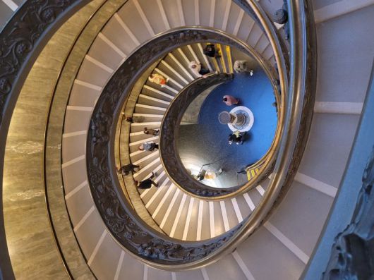 바티칸시티 미술관의 출구. 세상의 중심처럼 경외로운 미술품들이 집약된 미술관이다. *재판매 및 DB 금지