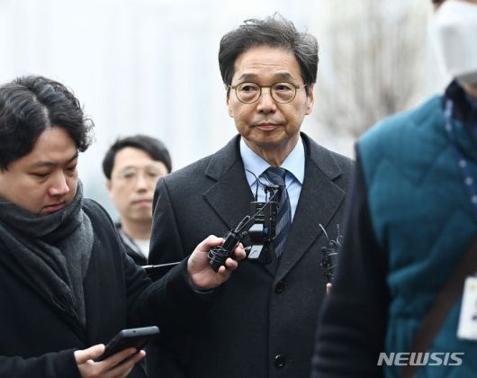 뉴시스