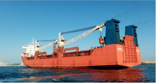 북한에 무기를 수송한 혐의로 미국의 제재를 받고 있는 러시아 화물선 앙가라호. 이와 유사한 러시아의 레이디 R 화물선이 북한 나진항에 정박한 모습이 포착됐다. (사진 NK 뉴스 캡처). 2025.06.27. *재판매 및 DB 금지