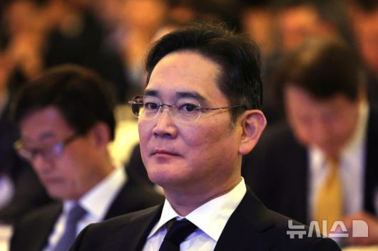 뉴시스