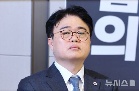 [서울=뉴시스] 황준선 기자 = 임현택 전 대한의사협회장이 지난해 11월10일 서울 용산구 대한의사협회에서 열린 2024년도 긴급 임시대의원총회에 참석해 있다. 2024.11.10. hwang@newsis.com